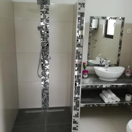 Natura Apartman *